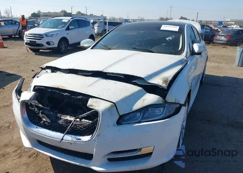 2016 Jaguar Xj Xj R-Sport z USA, uszkodzony, nr VIN SAJWJ1CD0G8V92072